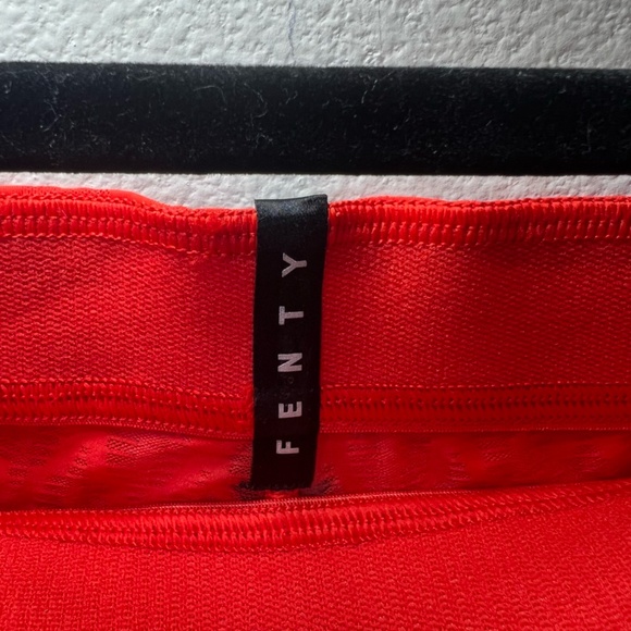 Savage X Fenty Women's Run 2 You High Waist Mesh Leggings Fire Engine Red Medium - Picture 7 of 16